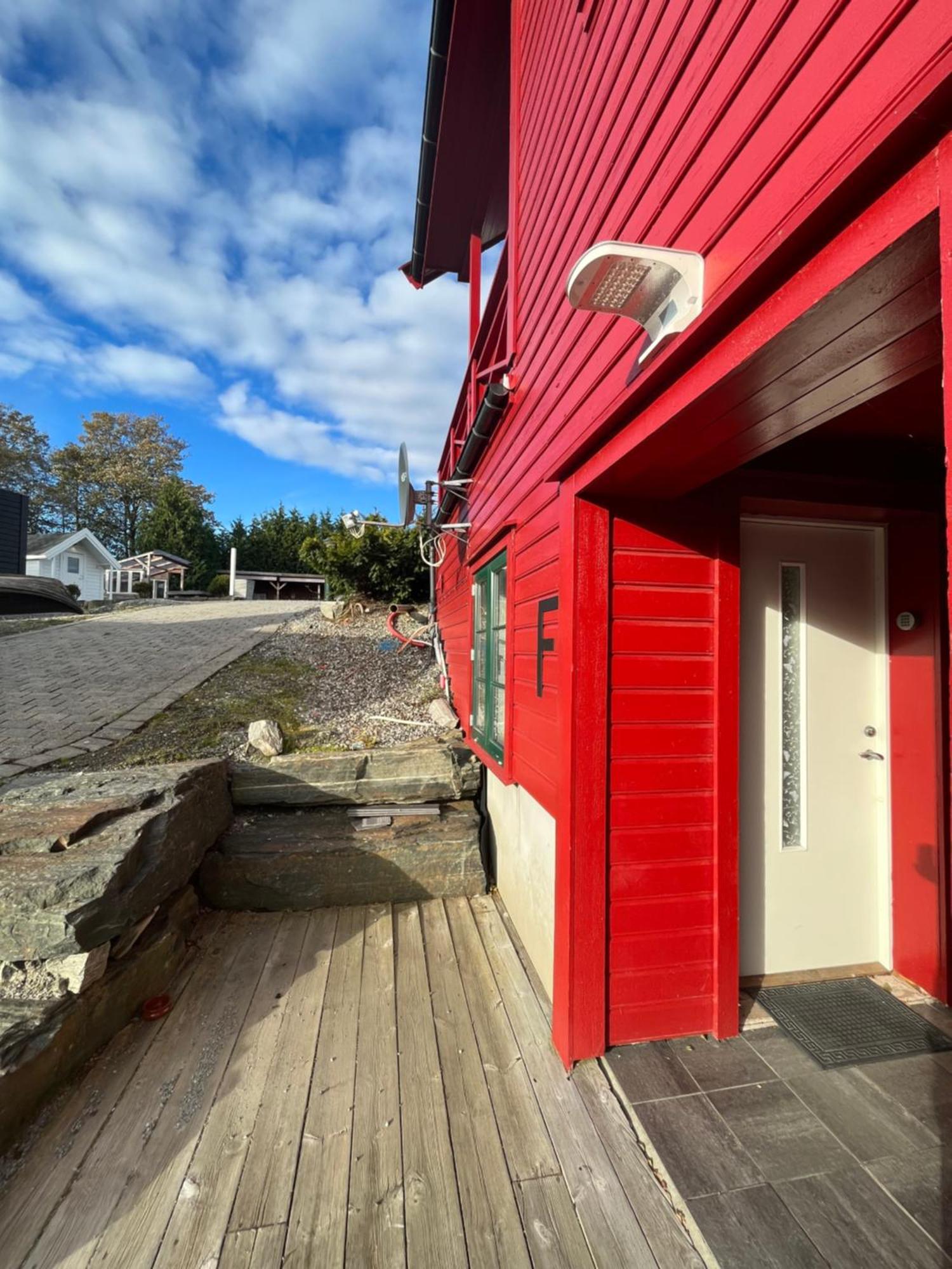 Sjoberg Hotell Og Ferie Leiligheter Østhusvik Esterno foto