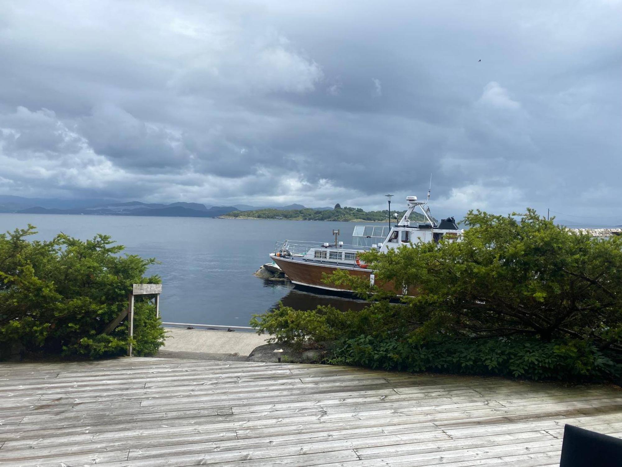 Sjoberg Hotell Og Ferie Leiligheter Østhusvik Esterno foto