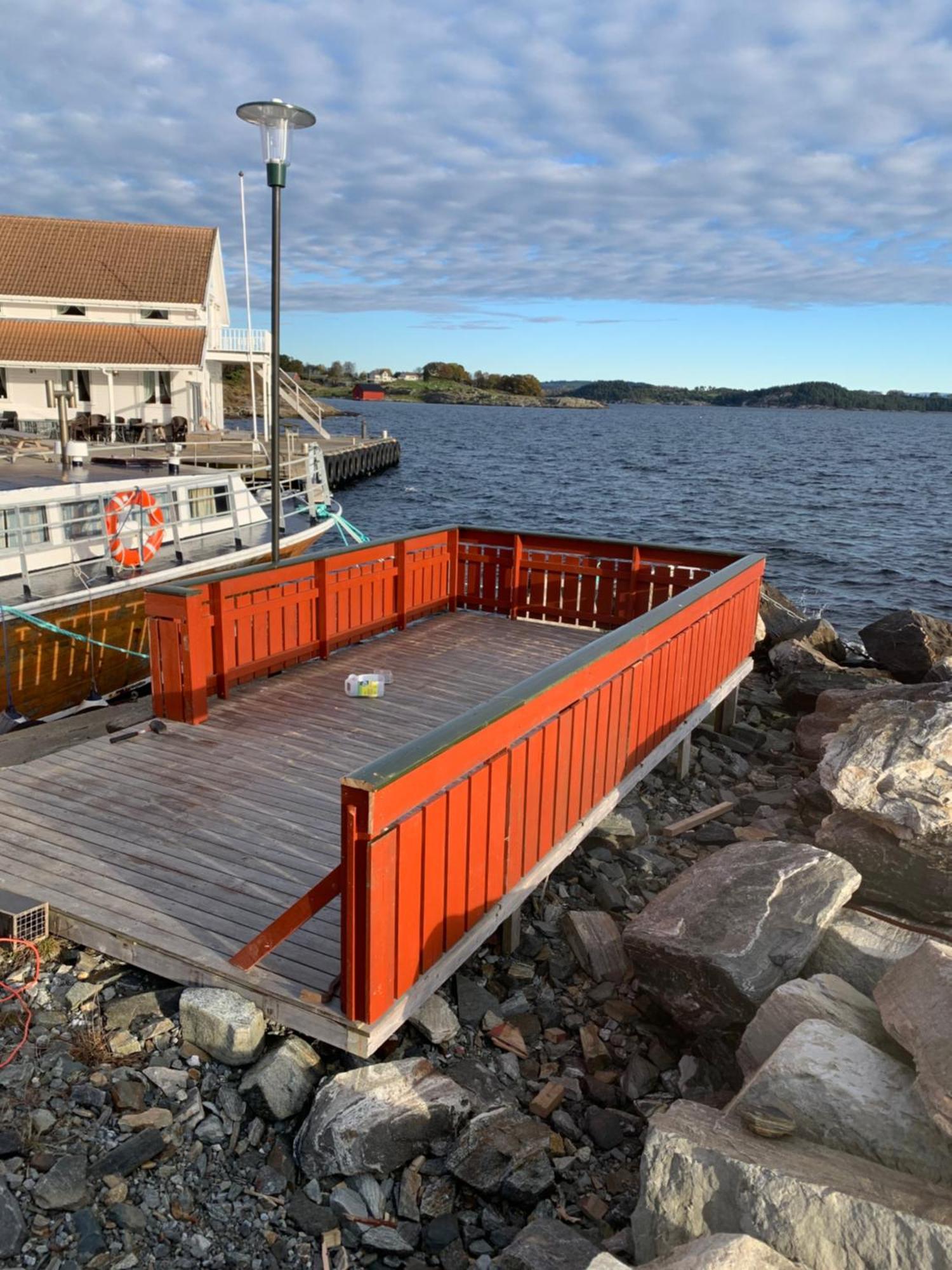 Sjoberg Hotell Og Ferie Leiligheter Østhusvik Esterno foto