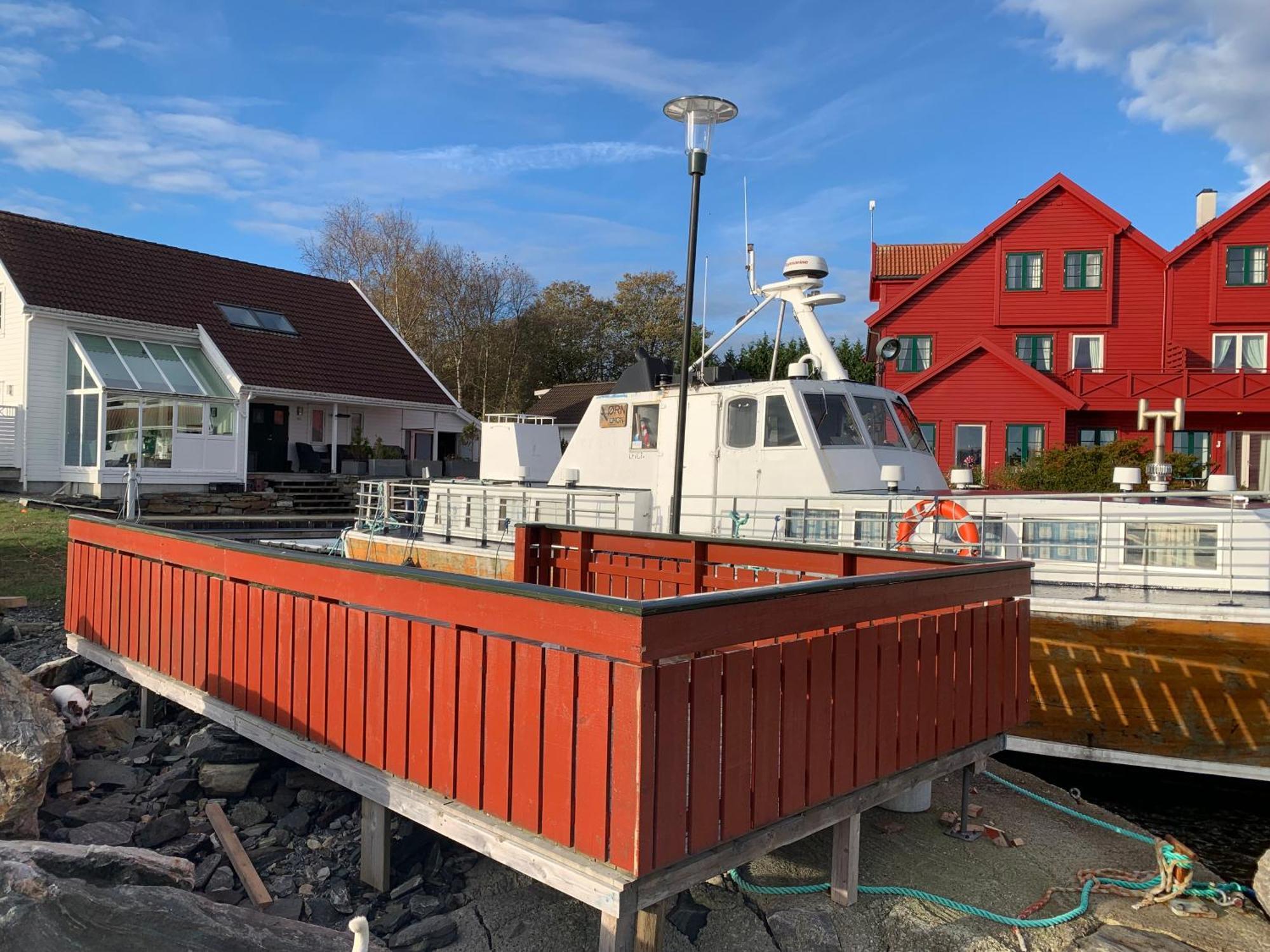 Sjoberg Hotell Og Ferie Leiligheter Østhusvik Esterno foto