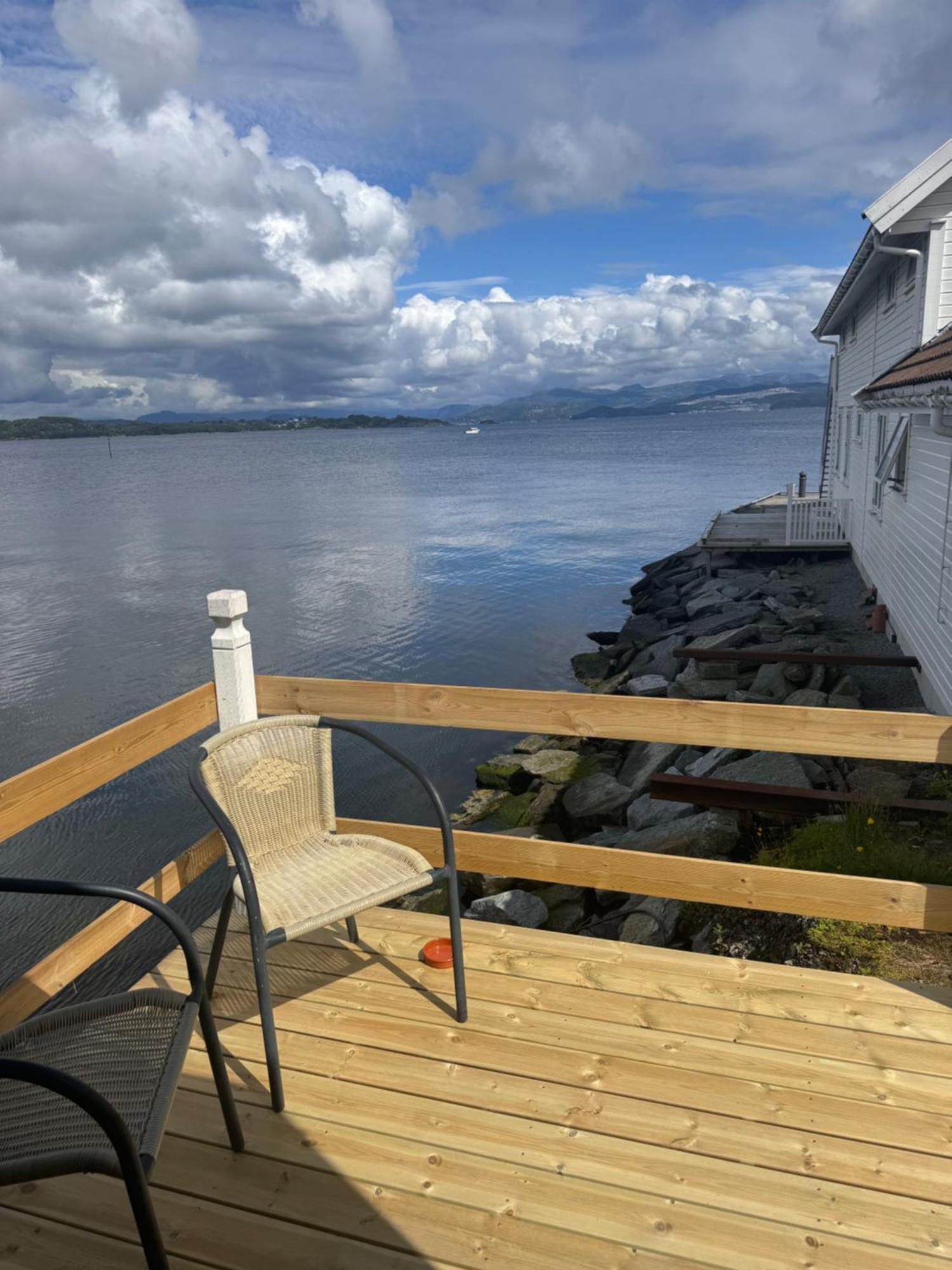 Sjoberg Hotell Og Ferie Leiligheter Østhusvik Esterno foto