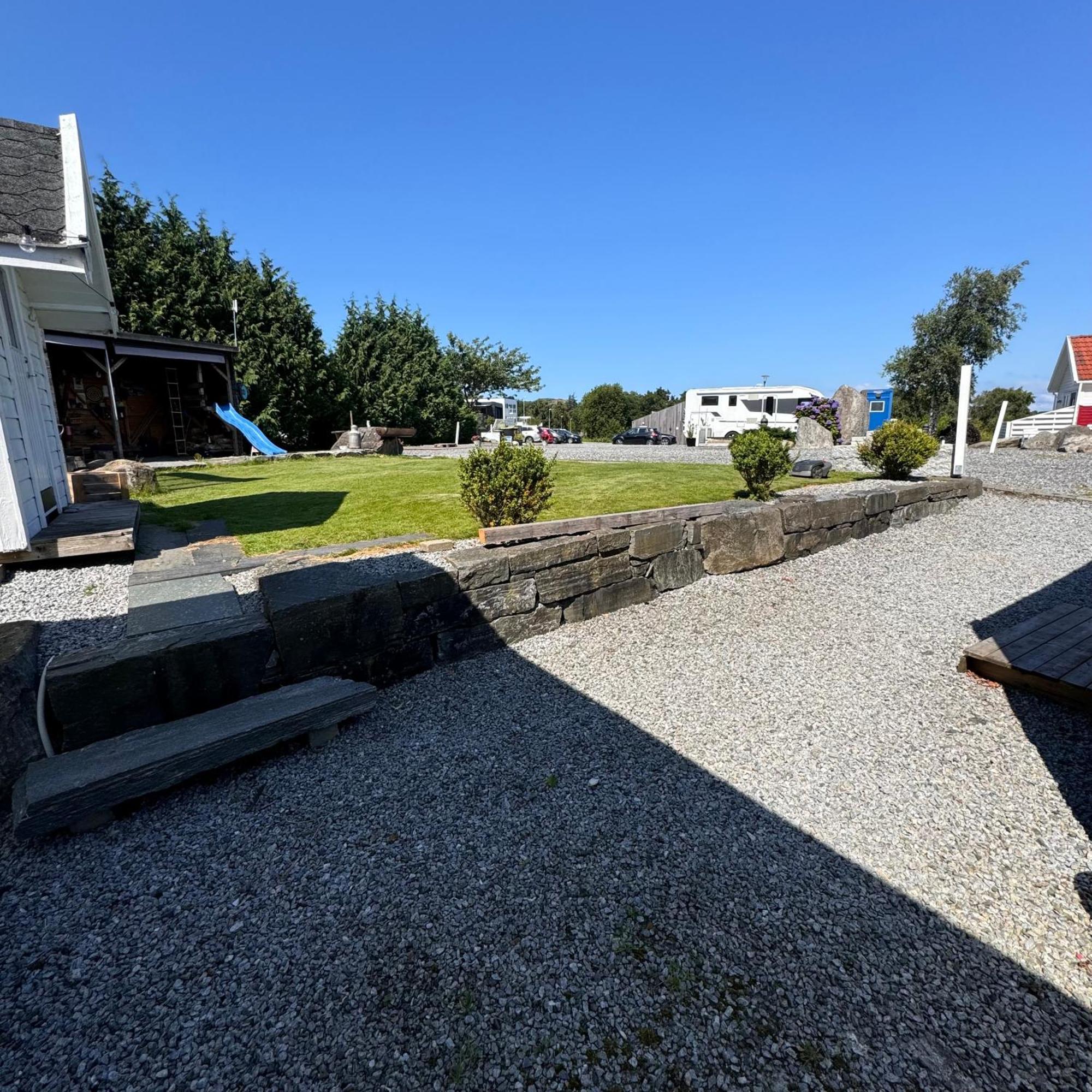 Sjoberg Hotell Og Ferie Leiligheter Østhusvik Esterno foto