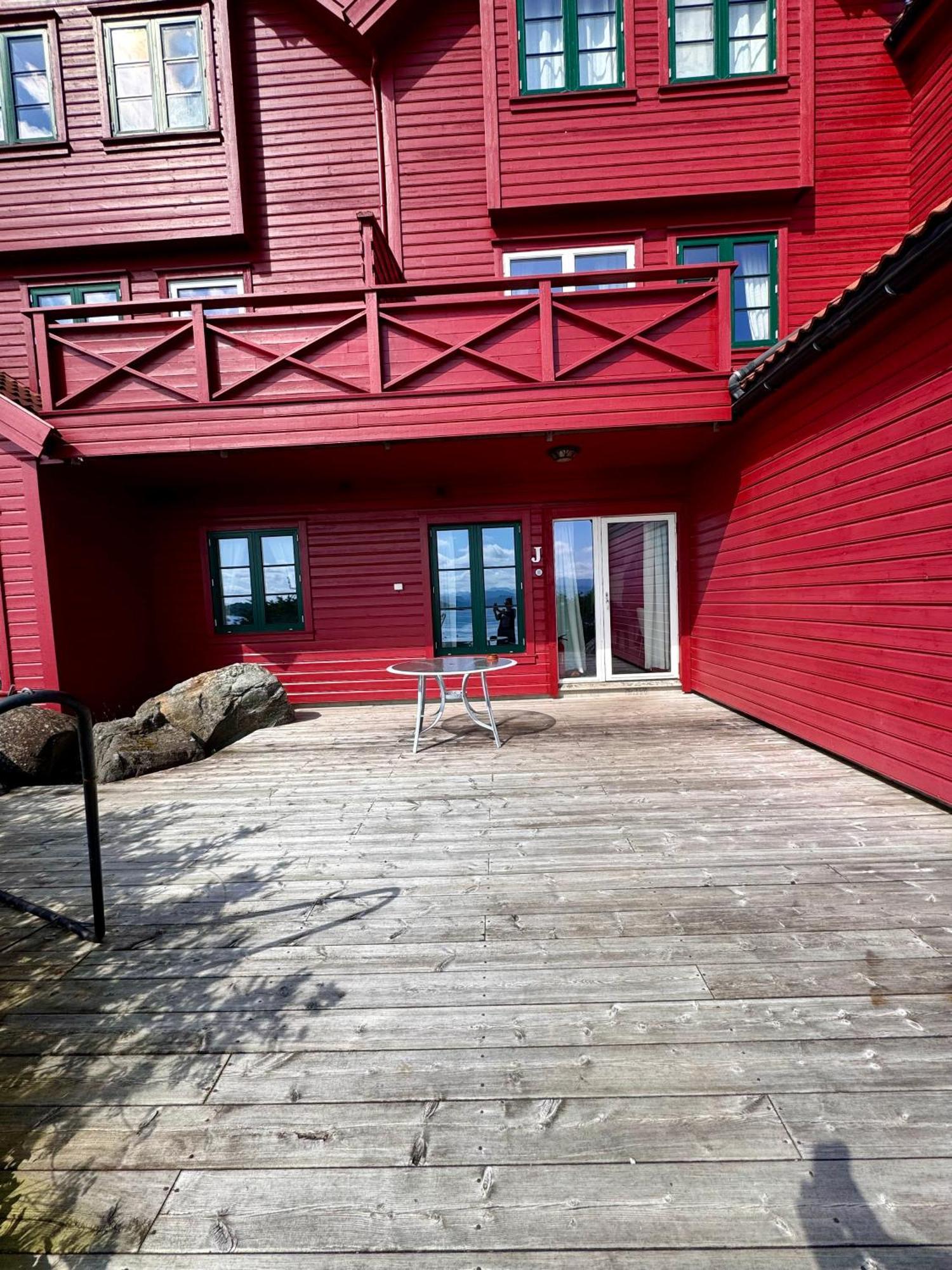 Sjoberg Hotell Og Ferie Leiligheter Østhusvik Esterno foto
