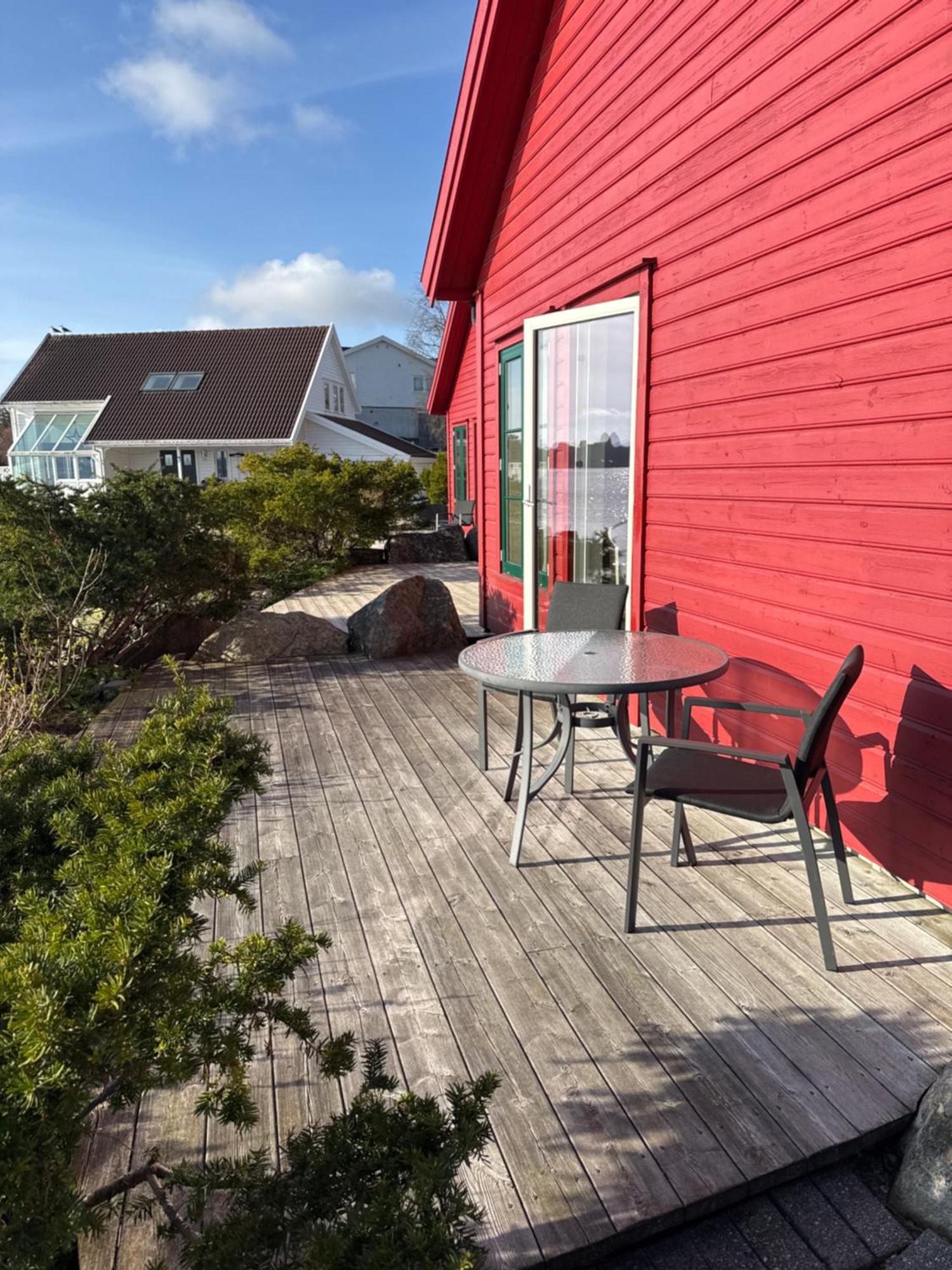 Sjoberg Hotell Og Ferie Leiligheter Østhusvik Esterno foto